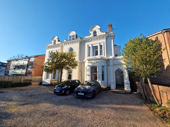 2 Bedroom Flat To Rent In Binswood Avenue, Leamington Spa, CV32