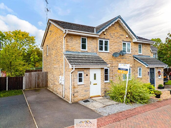 3 Bedroom Semi-Detached House For Sale In Finsbury Close, Sheffield, S25
