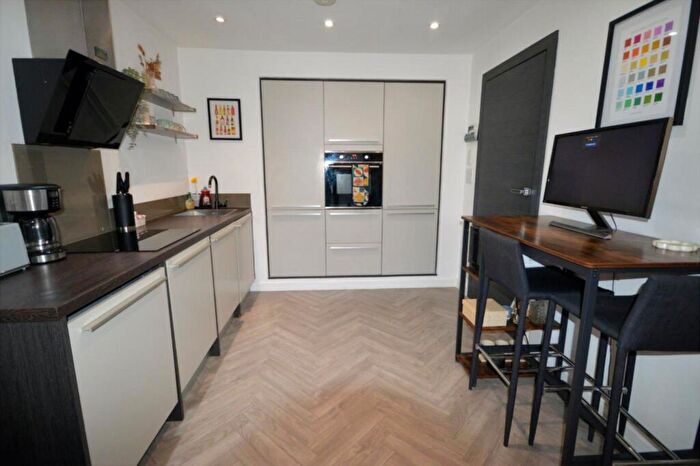 1 Bedroom Flat To Rent In Dun Fields, Sheffield, South Yorkshire, S3