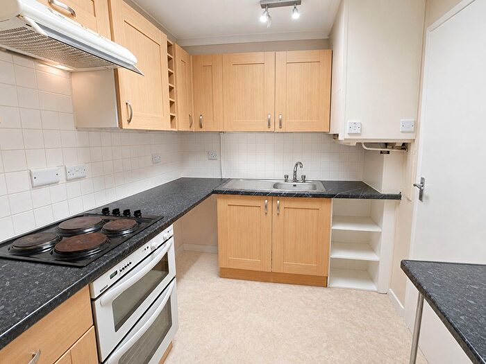 2 Bedroom Flat To Rent In Victoria Road, Ferndown, BH22