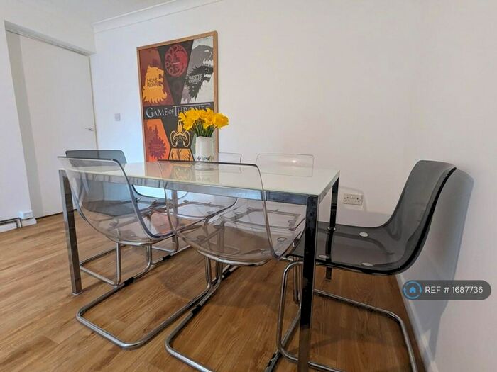 1 Bedroom Flat To Rent In West Lee, Cardiff, CF11