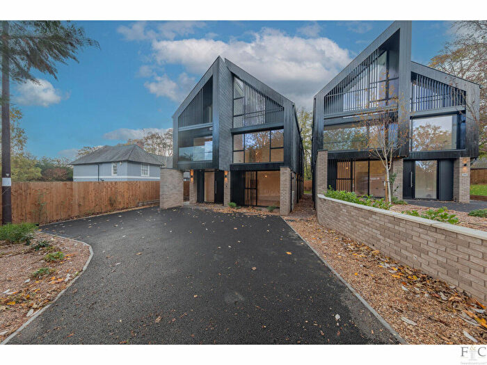 7 Bedroom Detached House For Sale In Carisbrooke Road, Leicester, LE2