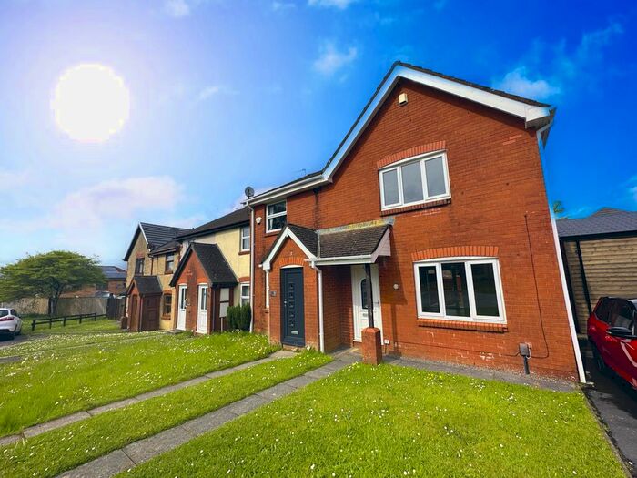 3 Bedroom Property To Rent In Bryncelyn, Llangyfelach, Swansea, SA6