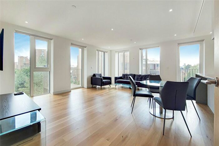 2 Bedroom Apartment To Rent In Ariel House, Wapping, E1W