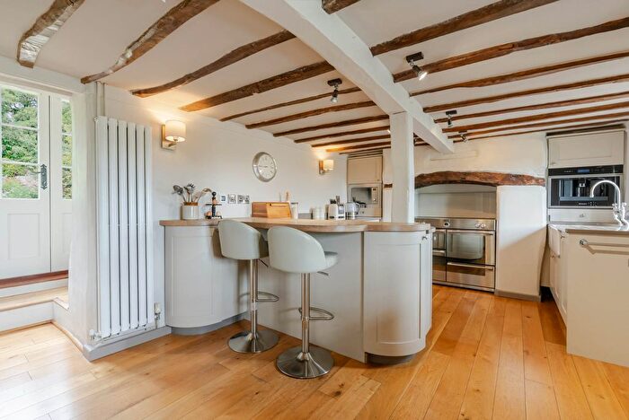 4 Bedroom Detached House For Sale In Manor Road, Oving, HP22