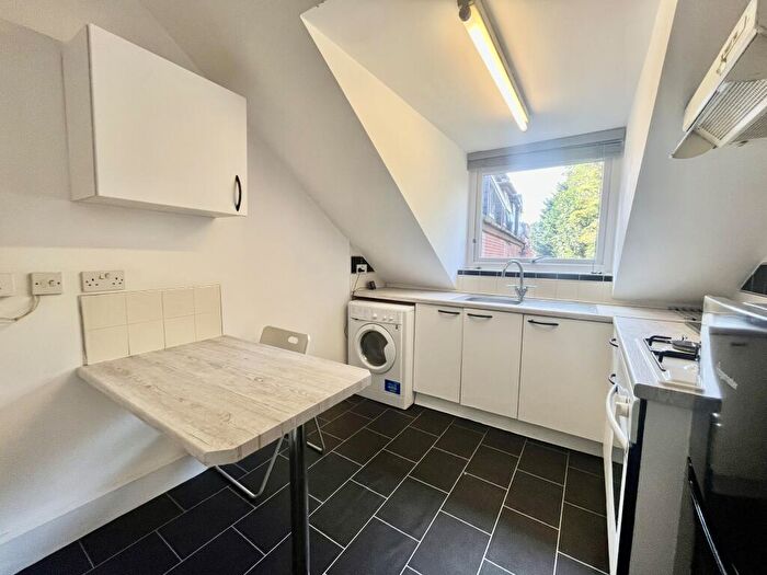 2 Bedroom Flat To Rent In Derwentwater Grove, Leeds, LS6
