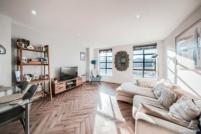 1 Bedroom Apartment For Sale In St Pauls Place, St. Pauls Square, Jewellery Quarter, B3