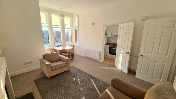 2 Bedroom Flat To Rent In Baronsmere Road, East Finchley, N2