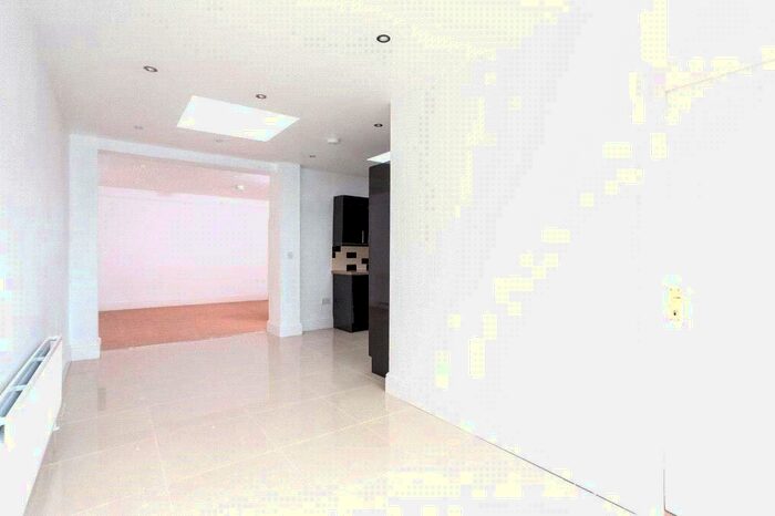 2 Bedroom Apartment To Rent In Hamilton Road, London, NW11