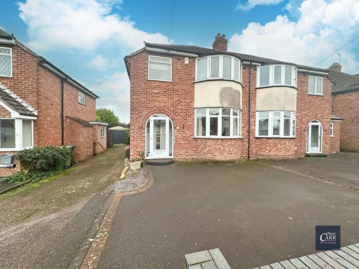 3 Bedroom Semi Detached House For Sale In Windermere Drive, Streetly, Sutton Coldfield, B74