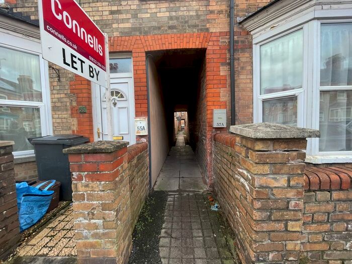 1 Bedroom Flat To Rent In Winchester Street, Taunton, TA1