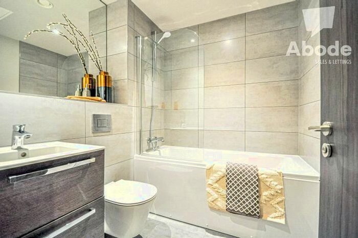 1 Bedroom Flat To Rent In The Metalworks, Petersfield Avenue, Slough, Berkshire SL2