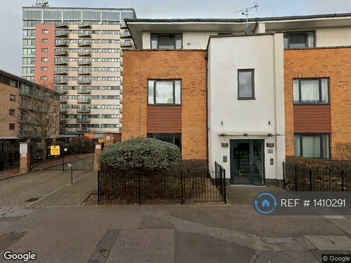 1 Bedroom Flat To Rent In Gateway Court, Ilford, IG2