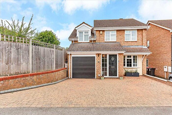4 Bedroom Detached House For Sale In Oxleys, Olney, MK46