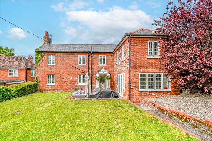 4 Bedroom Detached House For Sale In Dunkirk Hill, Devizes, Wiltshire, SN10