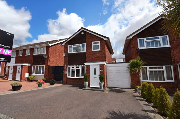 3 Bedroom Detached House For Sale In Gilbeys Close, Wordsley, Stourbridge, DY8