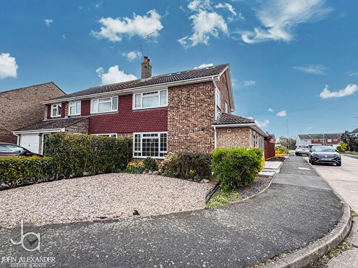 4 Bedroom Semi-Detached House For Sale In Larch Walk, Heybridge, CM9