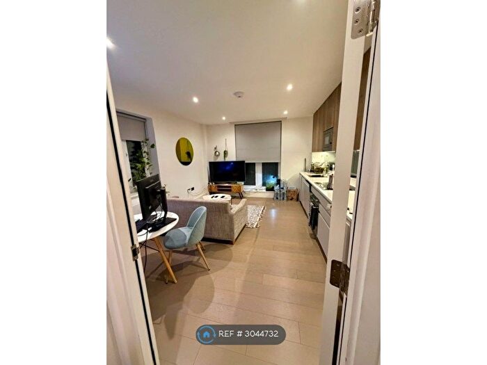 1 Bedroom Flat To Rent In Eric St, London, E3