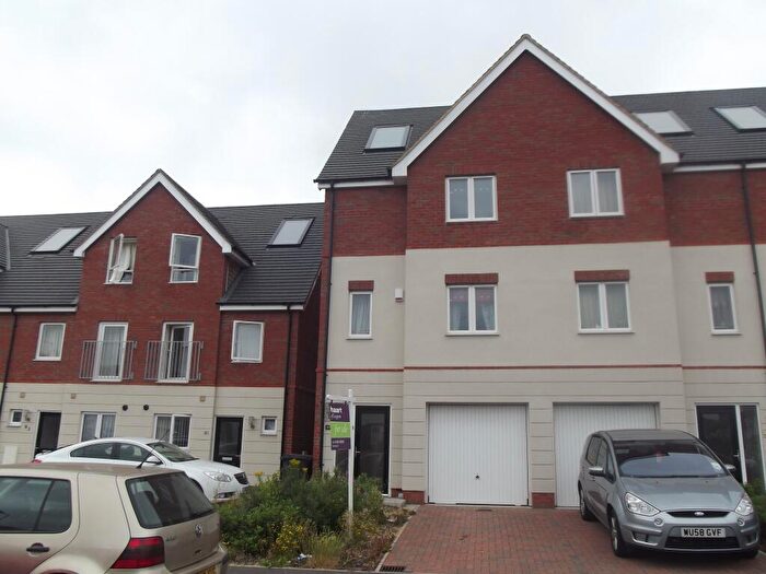 3 Bedroom Town House To Rent In Leicester Road Luton, LU4