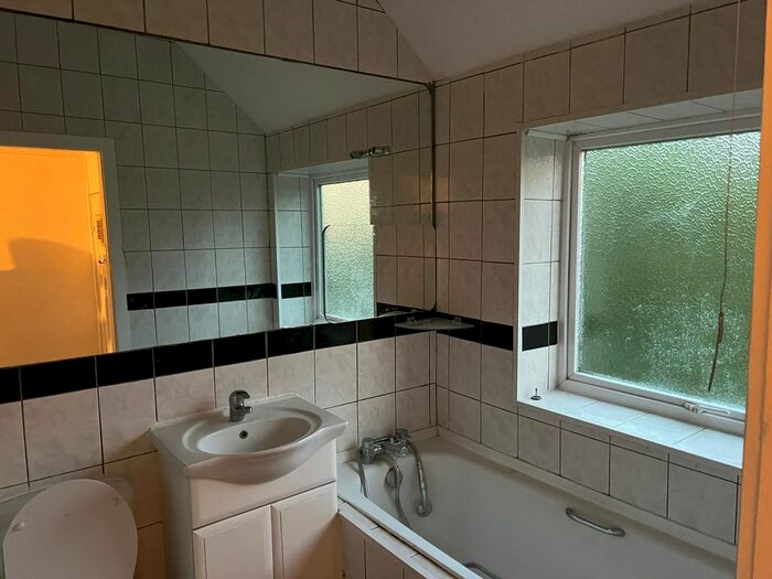 4 Bedroom Semi-Detached House To Rent In Brook Avenue, Wembley, HA9