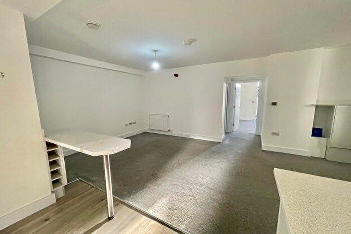 2 Bedroom Flat To Rent In Christchurch Road, Bournemouth, BH1