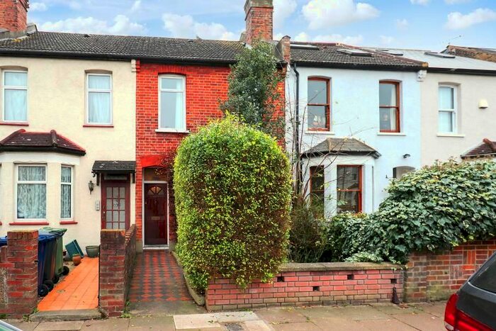 2 Bedroom Terraced House To Rent In Green Avenue, London W13