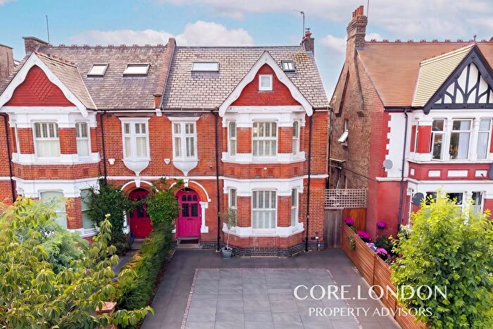 5 Bedroom Semi-Detached House For Sale In Twyford Avenue, London, W3