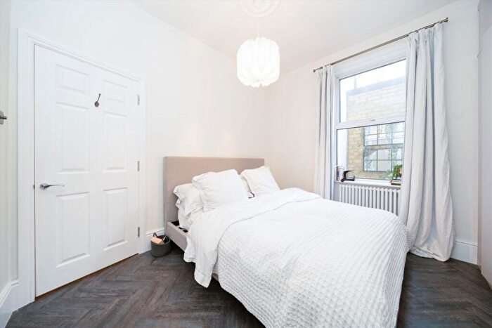 2 Bedroom Flat For Sale In Chetwynd Road, Dartmouth Park, NW5