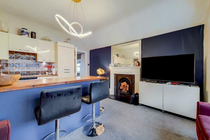 2 Bedroom Flat To Rent In Wellesley Road, Harrow, HA1