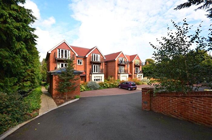 2 Bedroom Flat For Sale In Epsom Road, Guildford, GU1