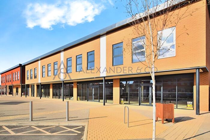 2 Bedroom Apartment To Rent In Whitelands Way, Kingsmere, Bicester, OX26