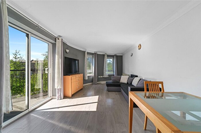 2 Bedroom Flat For Sale In Abbey Road, Barking, IG11