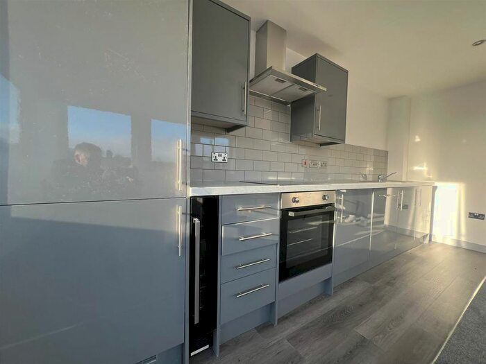 1 Bedroom Flat To Rent In Yeadon House, Green Lane, Leeds, LS19