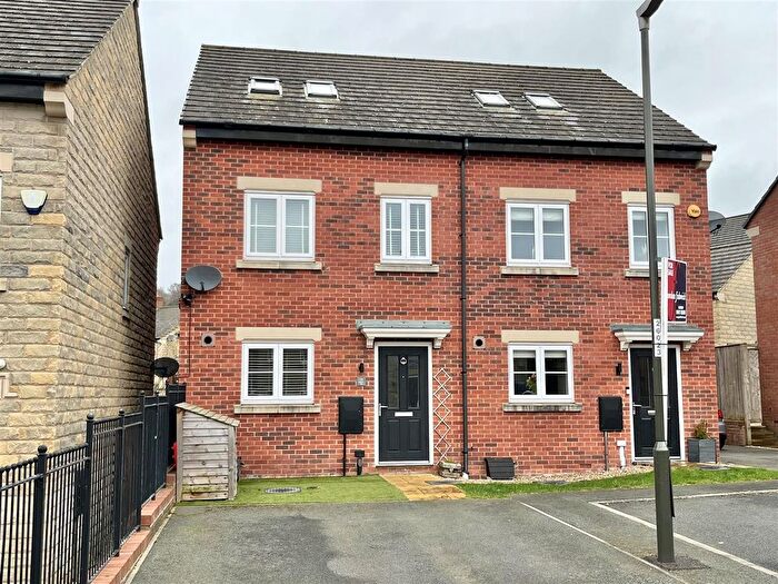 3 Bedroom Semi Detached House For Sale In Wisteria Way, Glossop, SK13