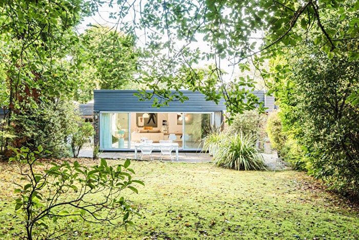 4 Bedroom Detached House For Sale In Collingdon Court, Grove Road, Cranleigh, GU6