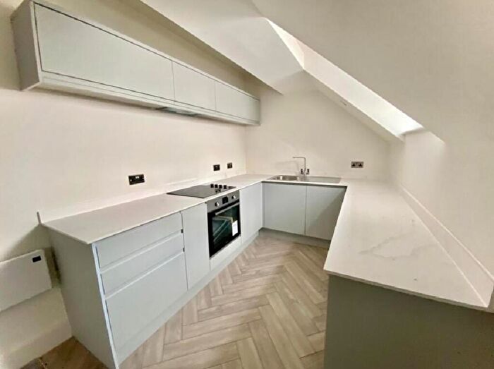 1 Bedroom Flat For Sale In High Street, Pontypridd, CF37