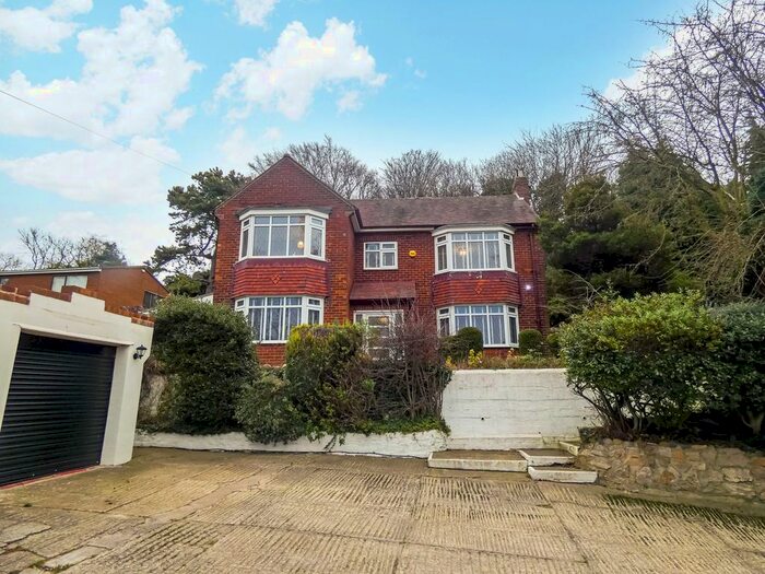 Houses for sale & to rent in SR3 2AA, Silksworth Road, Silksworth