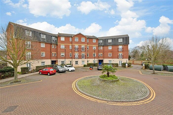 2 Bedroom Flat For Sale In Queensberry Place, Manor Park, E12