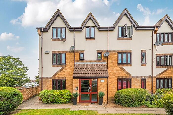 2 Bedroom Flat For Sale In Colindeep Lane, London, NW9