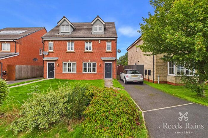 3 Bedroom Semi Detached House For Sale In Oak Leaf Drive, Bamber Bridge, Preston, Lancashire, PR5
