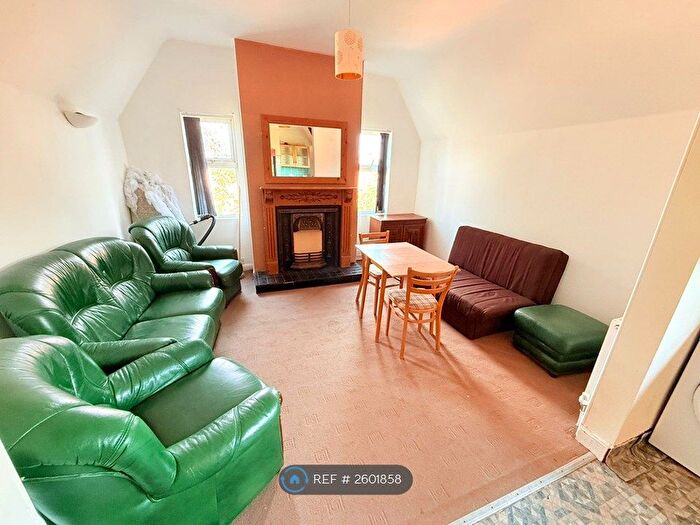 1 Bedroom Flat To Rent In Raleigh Street, Nottingham, NG7