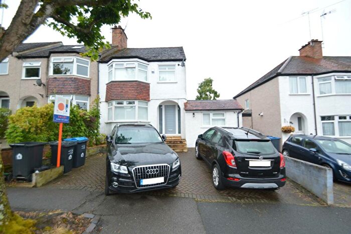 4 Bedroom House To Rent In Coniston Road, Coulsdon, CR5