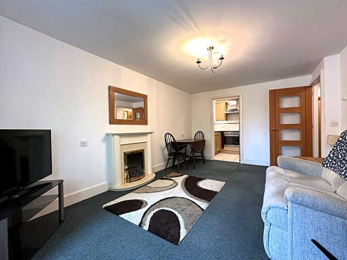 1 Bedroom Flat For Sale In Hawthorn Road, Bognor Regis, West Sussex, PO21