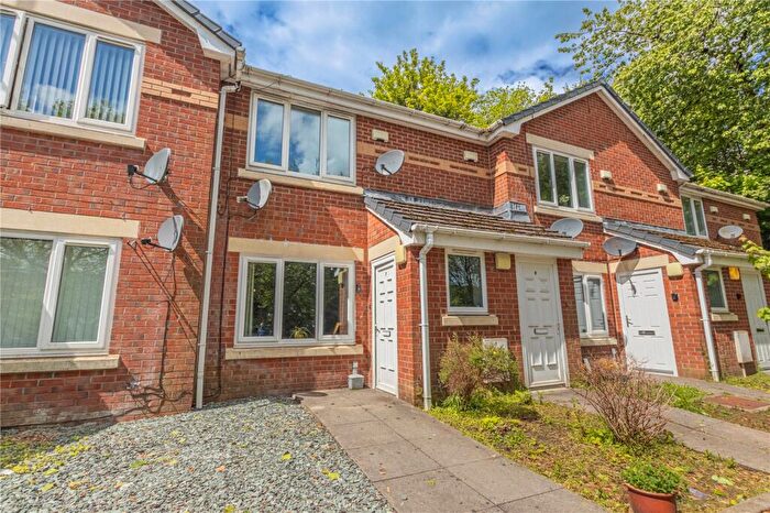 2 Bedroom Apartment For Sale In Heights Lane, Rochdale, Greater Manchester, OL12