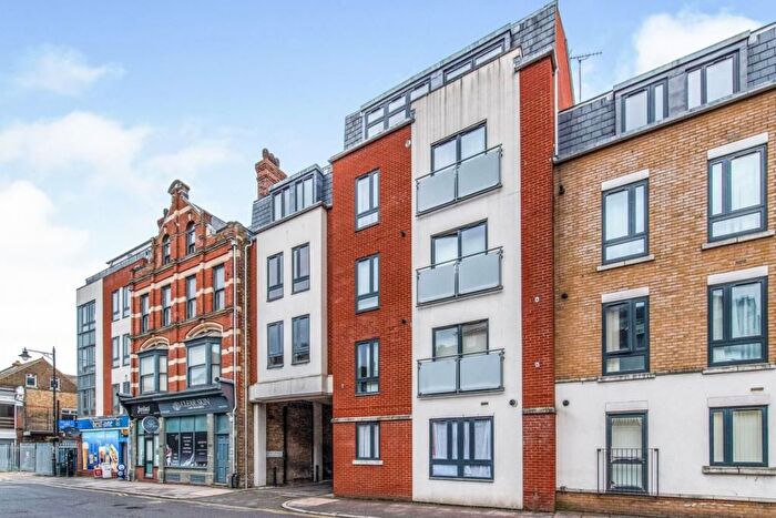 1 Bedroom Flat To Rent In Lyon Court, Rochester, ME1