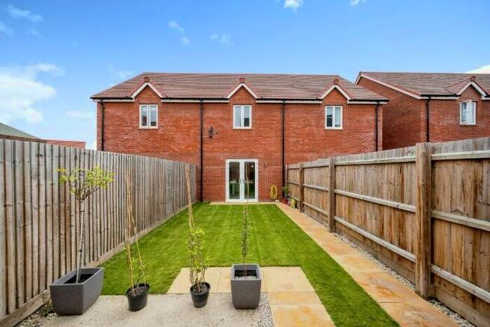 2 Bedroom Terraced House For Sale In Banks Close, New Cardington, MK42