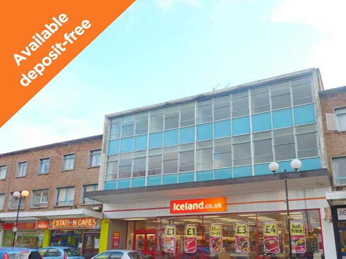 3 Bedroom Flat To Rent In Market Parade, Havant, Hampshire, PO9