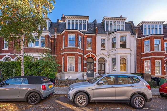 2 Bedroom Flat For Sale In Glenmore Road, London, NW3