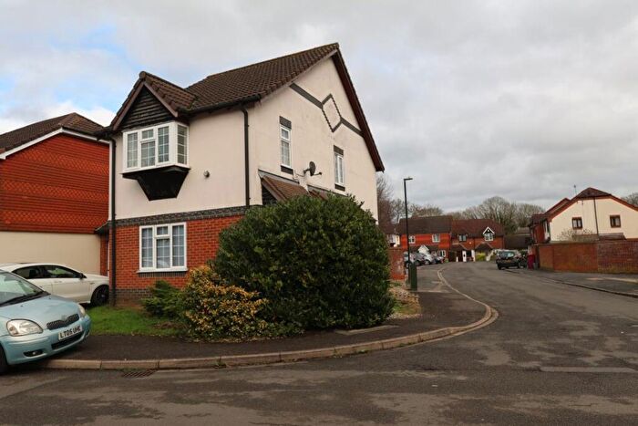 1 Bedroom Maisonette To Rent In Scarborough Way, SL1