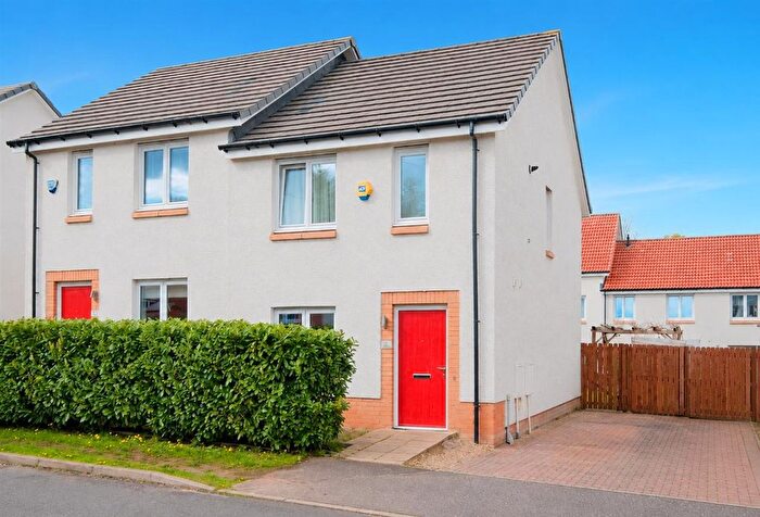 3 Bedroom Semi-detached House For Sale In Shott Drive, Blantyre, G72